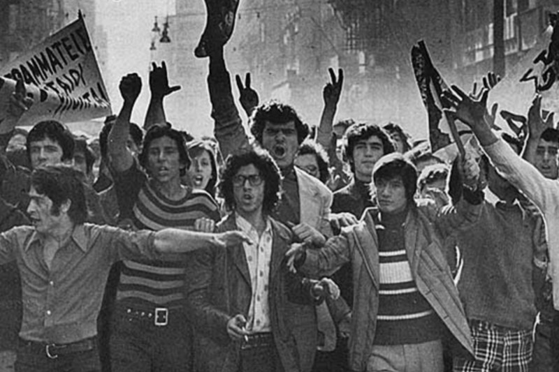 Povratak demokratije u Grčku 1973. nije međutim doveo do smanjenja radikalizma među grčkim studentima, pa su Atina i mnogi drugi grčki gradovi decenijama nakon toga poprišta demonstracija, ali i terorističke aktivnosti uperenih protiv kapitalizma i institucija države.